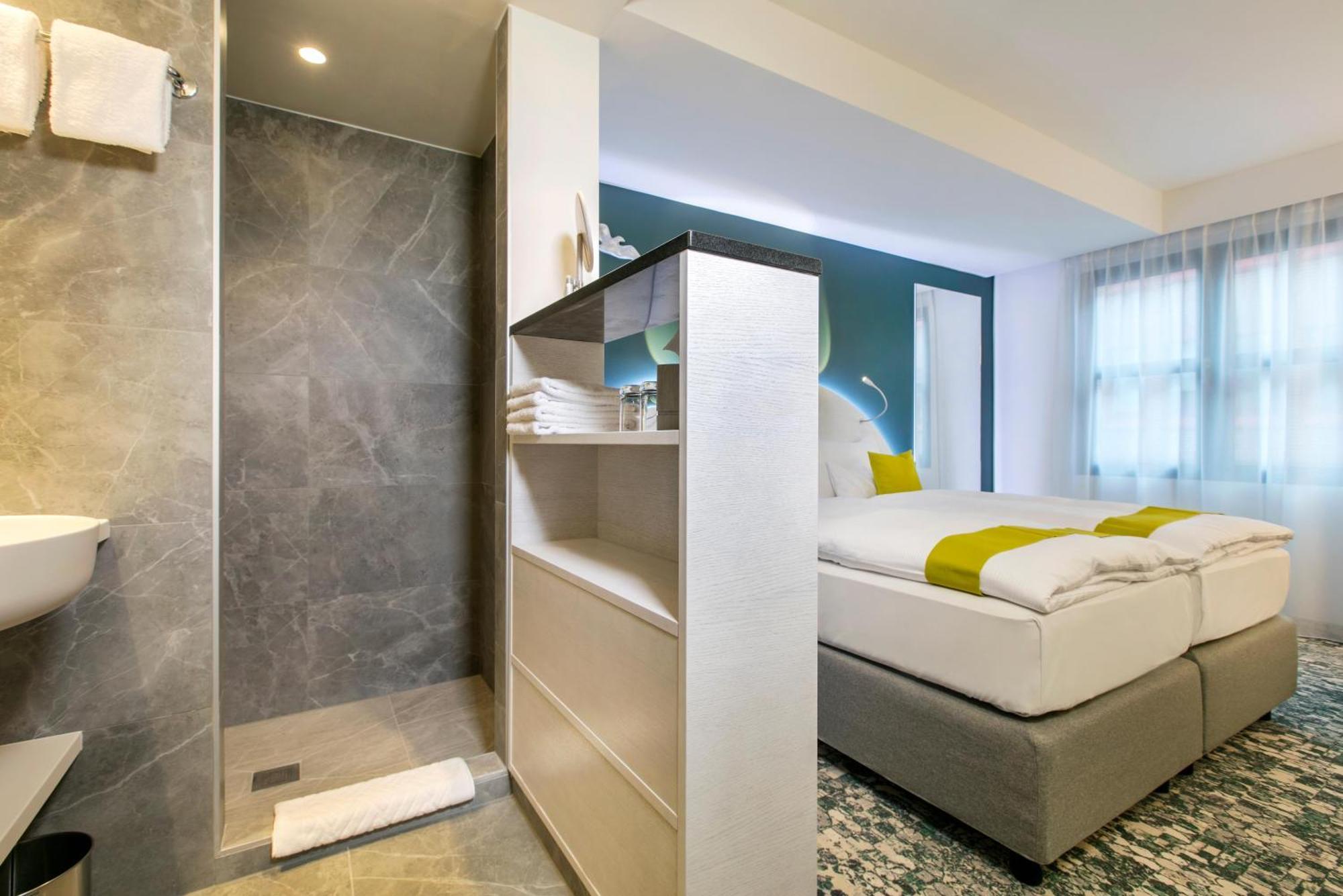 Arcotel Donauzentrum Hotel 4*